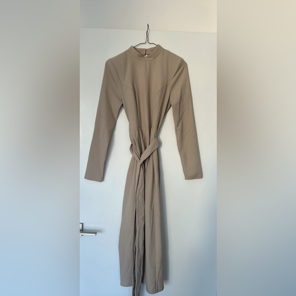 SOLD ✅ *BRAND NEW* ASOS Dress - NWT - Picture 5 of 5